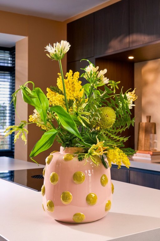 Smiley Vase - H28 x Ø29 cm - Ceramic - Light pink, ocher