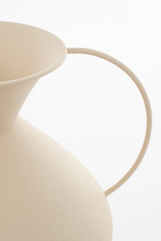 Gyge Vase - L26 x B22 x H31 cm - Metal - Off -White