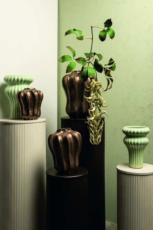 Hamish Bronze Ceramic Round Wavy Shaped Vase M