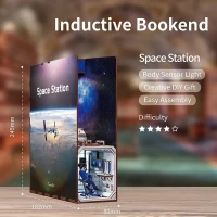 DIY Book Nook Boekensteun Space Station Bookend, Tone-Cheer, TQ124, 18x8x24,5cm