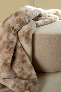 Linde Beige Faux Fur Bedspread In Giftbox 220x240