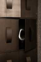 Acalia Brown Kast | 8 Deuren | Industrieel & Stabiel – 40x184x62 cm