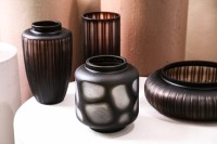 Azize Green Carved Glass Round Vase On Base S | Groene Gegraveerde Glazen Vaas 19x21 cm