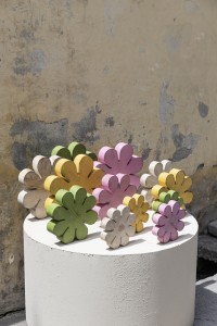 Zaniel Light Grey Mango Wood Flower Shaped StatueL