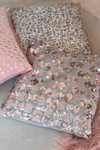 J-Line cushion Paillet - velvet - gray/pink