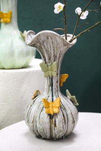 Tamarae Cream Ceramic Flowy Vase W Butterfly M