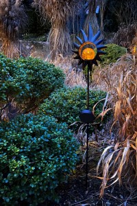 LED solar skewer "Sun" 93.5 cm, for outside, metal and glass earth skewer in black, with integrated LED