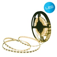 LED "Stripe" ca. 5 m lang, mit 2 x 10 cm Flexverbindern und Steckernetzteil; 300 LEDs, warmweiß.