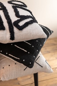 J-Line cushion Graphic Drawing 1 - cotton - black