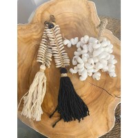 De Macrame Fishbone sleutelhanger - zwart
