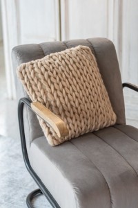 J-Line cushion Knitted Acrylic - polyester - cream