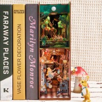 DIY Book Nook Bookend Alice in Wonderland, Tone-Cheer, TQ128, 18x8x24.5cm