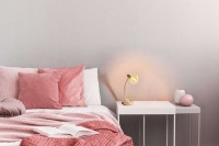 Tischleuchte "LIBBY", klassische Tischlampe aus messingfarbenem Metall und getöntem Glas in Amber, mit E14-Fassung, für Esszimmer, Wohnzimmer, Diele oder Büro, 34 cm hoch