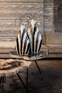 Evelin Dark Brown Oval Ceramic Vase With Lines L