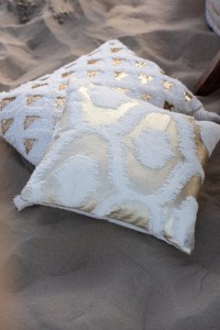 J-Line cushion Tufted Tassels - cotton - sequins/white/gold